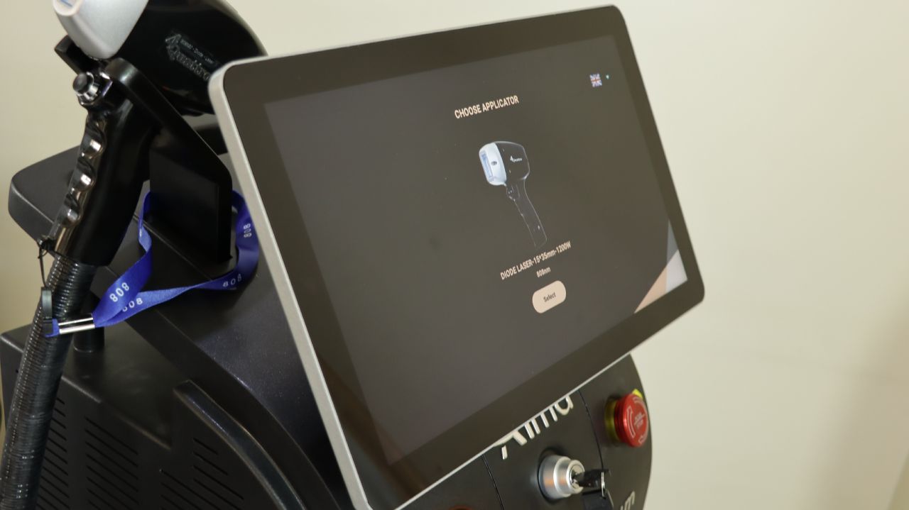 دستگاه لیزر موهای زائد تیتانیوم