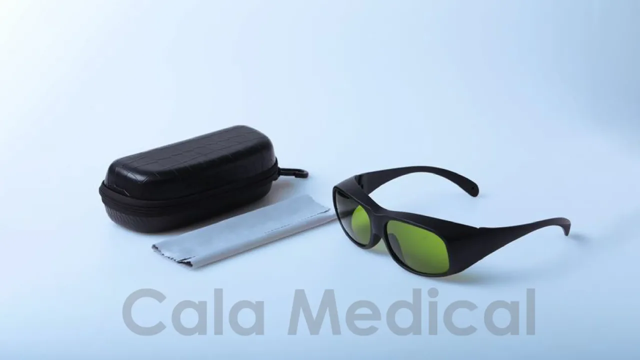 عینک تخصصی اپراتور لیزر موهای زائد